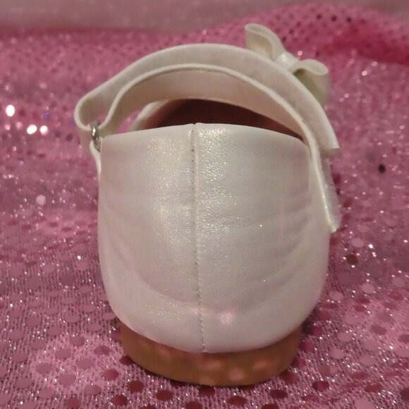 TAXI GIRL | size 8 kids | Girls White Mary Jane Shoes | NIB - Picture 7 of 13